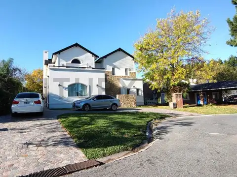Casa en Venta de 5 dormitorios