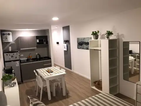 Amoblado balcòn contrafrente