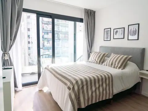 Amoblado balcòn frente