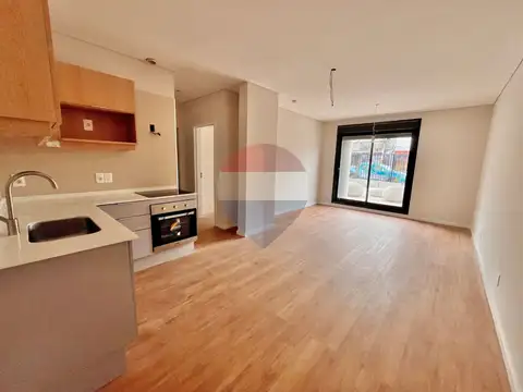 VENTA APARTAMENTO UN DORMITORIO Y PATIO EN BUCEO 