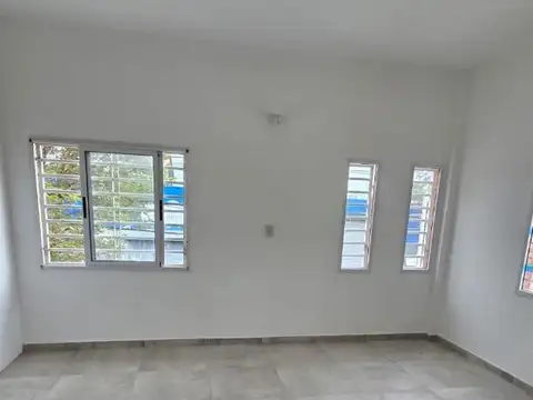 Local en Alquiler en Lomas de Zamora, $ 600.000