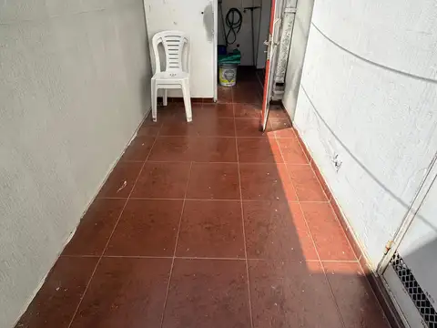 Depto Tipo Casa en Alquiler con 1 cocheras