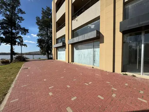 Local a estrenar con vista lateral al río