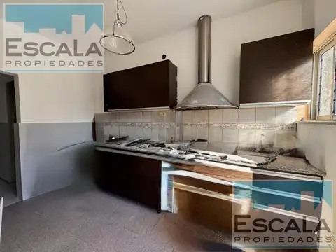 Casa en Alquiler con 1 cochera