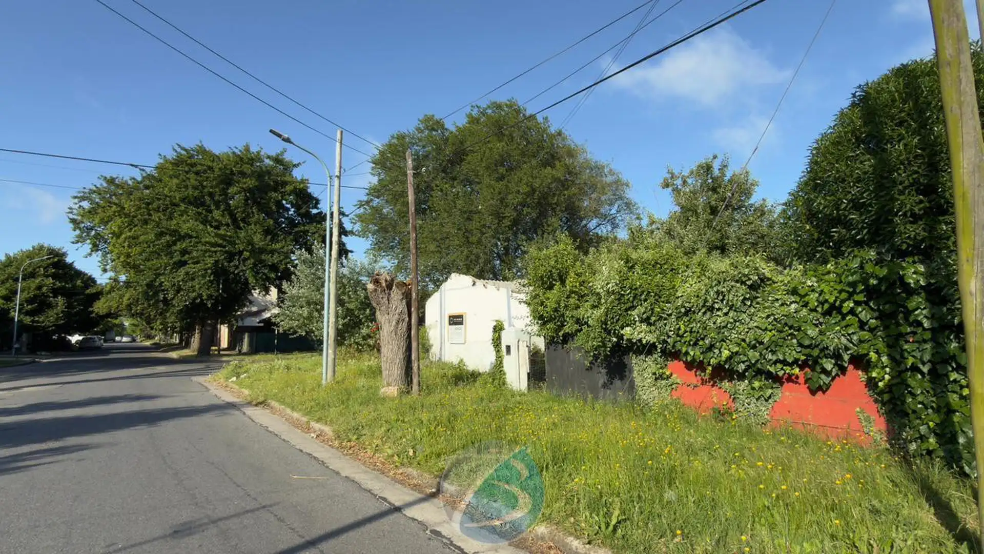 Terreno en Los Pinares de 415m²