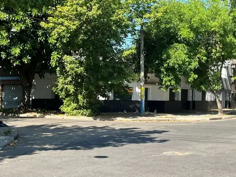 Casa 2 dormitorios en esquina