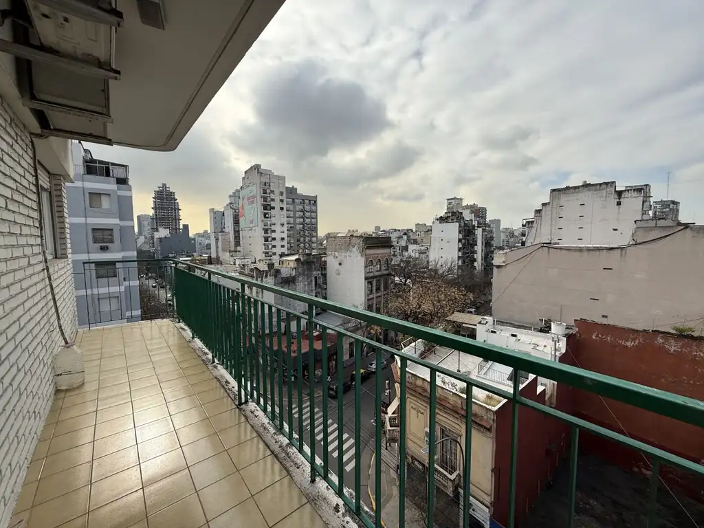 GALLO 200, Piso 7