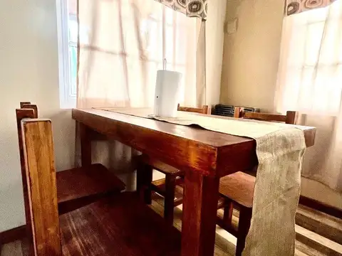 Casa 4 ambientes con 2 baños