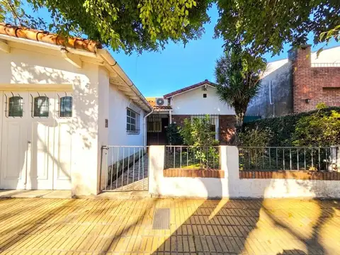 Florida - Sólida Casa en 1 Planta sobre Lote de 8.66 x 30