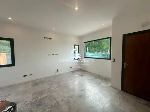 Casa 4 ambientes con 2 baños