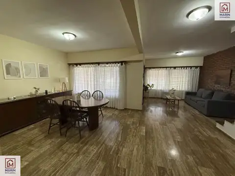 Casa 6 ambientes con 2 baños