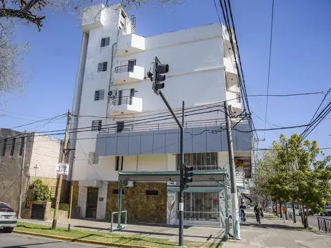CAMPBELL 1100, Piso 3