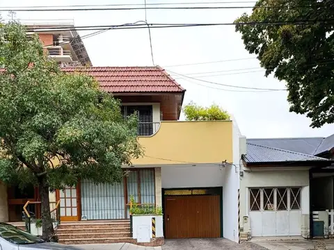 Alquiler cochera muy cerca de avenida Irigoyen