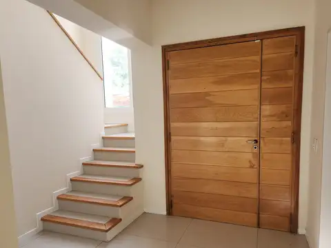 Casa en Alquiler al Noroeste