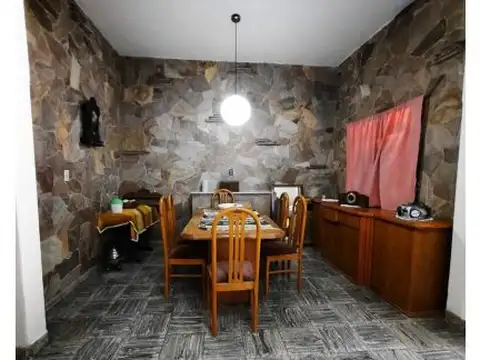 IRIONDO 2436. Cuatro dormitorios con patio y garage