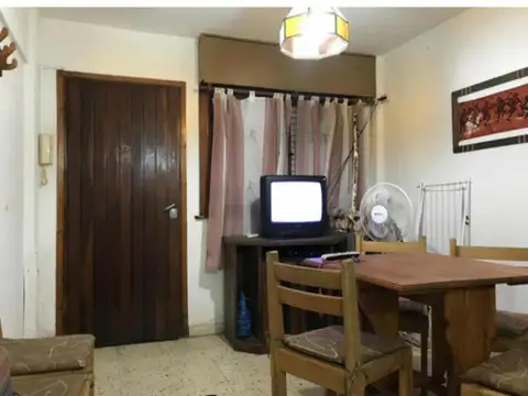 SAN BERNARDO.HERMOSO DTO.2 AMBIENTES PLANTA BAJA,  EXC.UBICACION COCINA INTEGRADA BAÑO COMPLETO