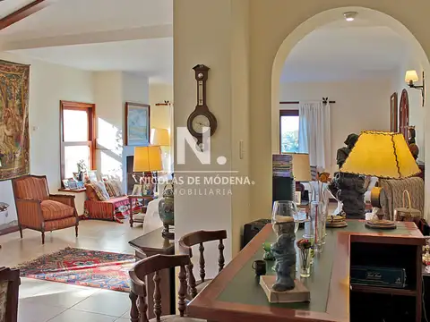 VENDE CASA CERCA DEL MAR, EN SAN RAFAEL, PUNTA DEL ESTE.