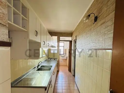 VENTA AMPLIO DEPTO 4AMB CON BALCON