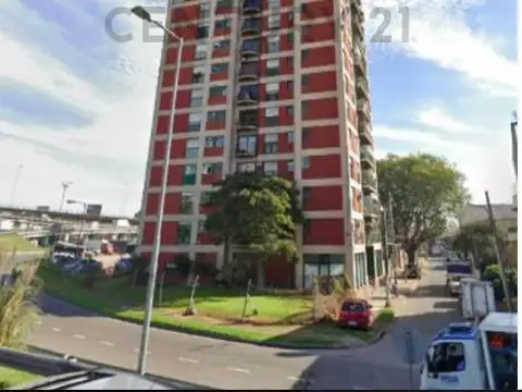 VENTA AMPLIO DEPTO 4AMB CON BALCON