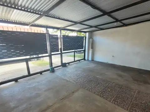 Excelente casa al frente en buen estado