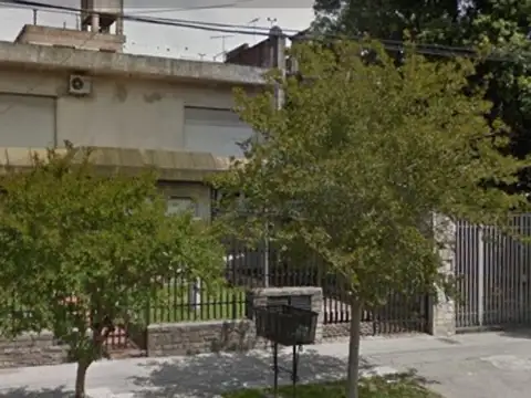 EN VENTA EN EL PALOMAR: DOS CASAS JUNTAS: EN  PLANTA BAJA AMPLIA CASA DE 3 AMBIENTES - FICHA 8091