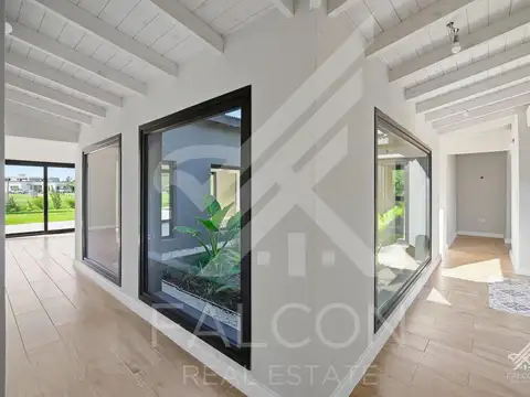 Casa 6 ambientes con 2 baños