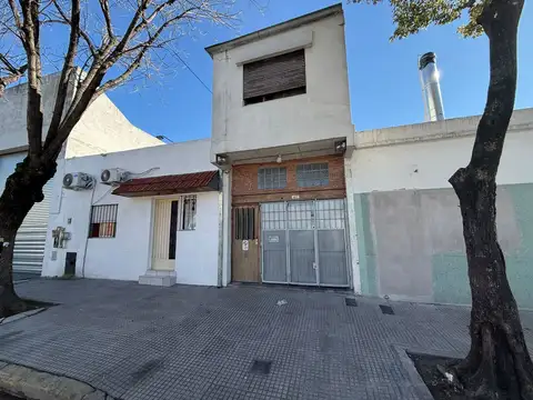 VENTA CASA 5 AMBIENTES EN VILLA LUGANO