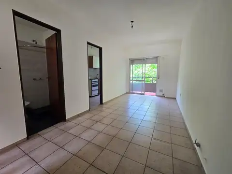 Departamento en alquiler 1 dormitorio barato Primer Piso escalera. Rosario barrio Luis Agote