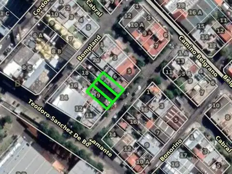 Terreno en Venta 27  mts Fondo