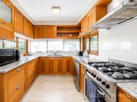 Casa en Venta en Castelar, USD 430.000