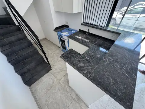 Depto Tipo Casa 2 ambientes con 1 baño