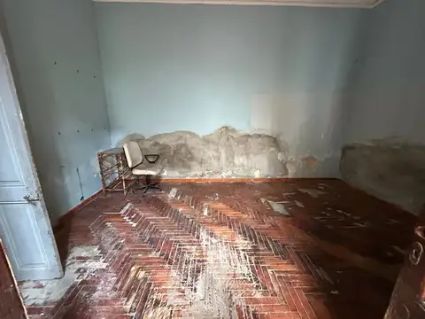 Depto Tipo Casa en Venta 90 años