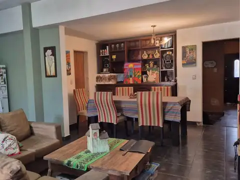 VENTA CASA 4 AMBIENTES EN ISIDRO CASANOVA