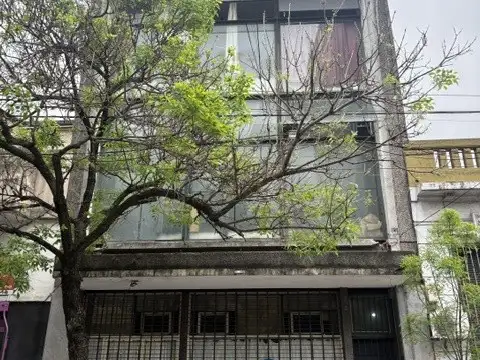Exc Depósito/ Salón para uso comercial /Textil , Gimnasio etc 280 mts aprox 2 Plantas Sin expensas