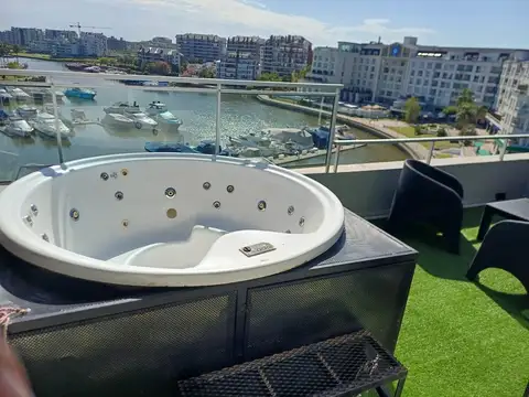 Loft c/balcón terraza y cochera, frente a Bahía de Nordelta