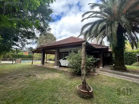 Casa en Venta con 2 cocheras
