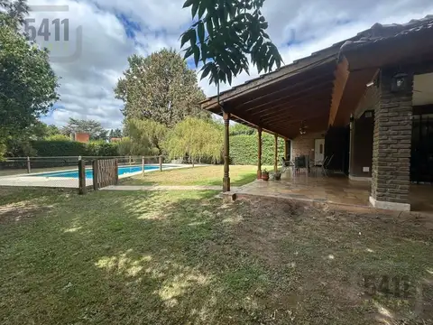 Casa 3 ambientes con 2 baños
