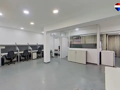 Oficina 150m² equipada  2 despachos sala reuniones