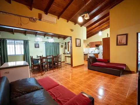 CASA EN VENTA CITY BELL 2/3 DORMITORIOS