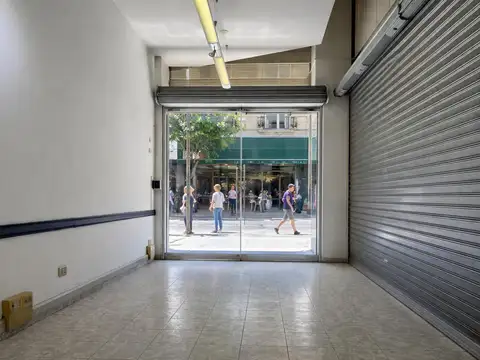 Venta Local al Frente | Oportunidad Comercial | Doble Planta de 182 m² | Alto Flujo Peatonal