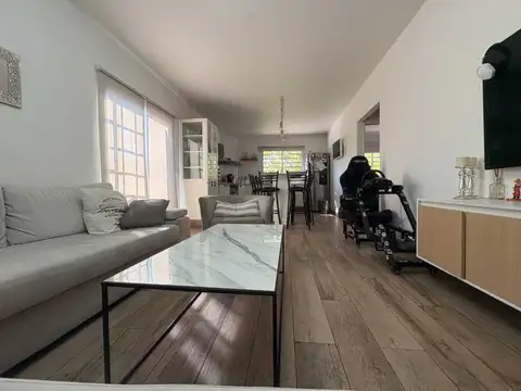 Depto Tipo Casa 7 ambientes con 2 baños