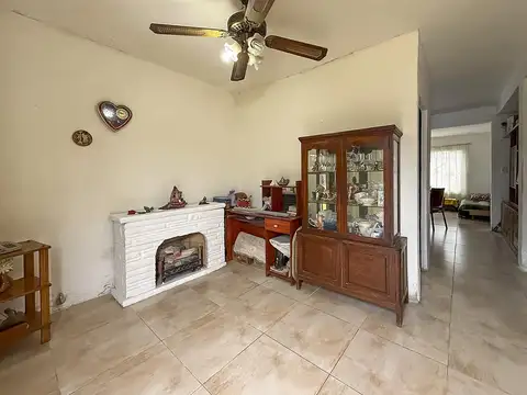 VENTA/ PERMUTA– Casa de 2 dormitorios en Barrio Hostal del Sol, Fisherton, Rosario.