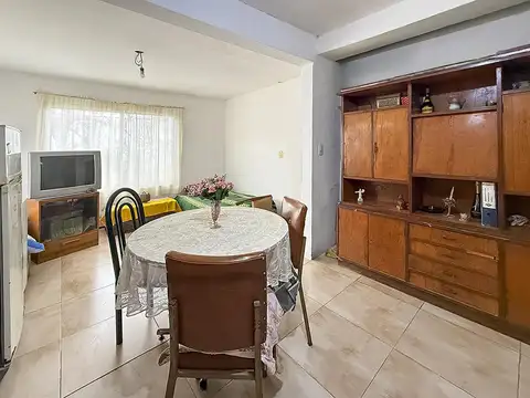 Casa 4 ambientes con 1 baño