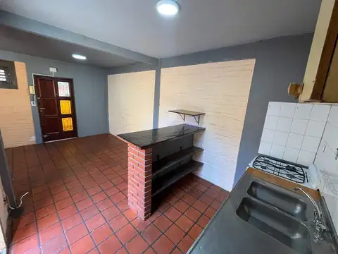 Depto Tipo Casa 2 ambientes con 1 baño