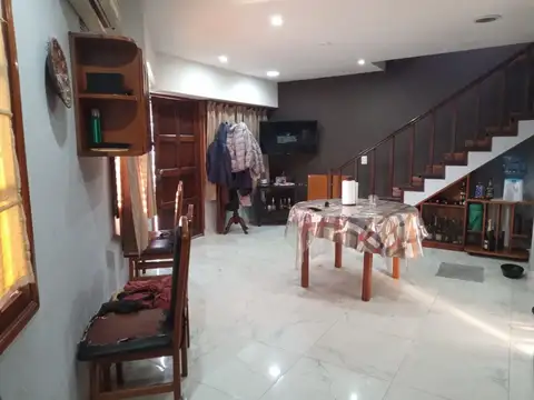 Depto Tipo Casa en Venta de 4 ambientes