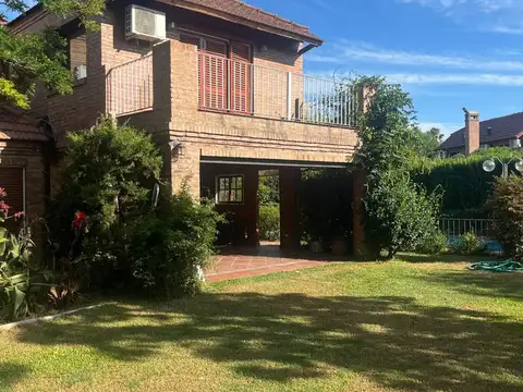 Venta Casa 6 amb c/piscina Barrio Banco Provincia