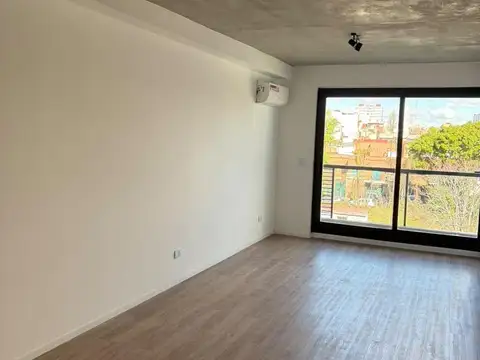 Departamento en Alquiler en Colegiales, $ 900.000