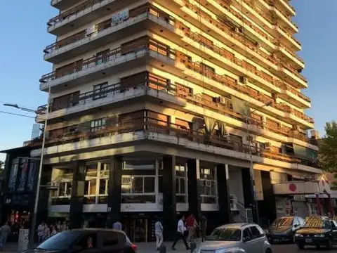 Italia , Piso 5