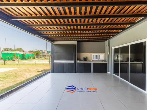 Casa en Alquiler con 1 cochera