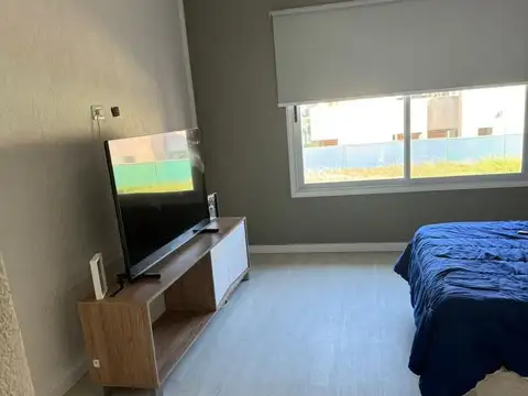 Casa en Alquiler con 1 cochera